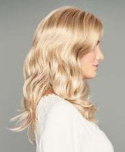 Load image into Gallery viewer, Centre of Attention in Dark Chestnut - Gabor