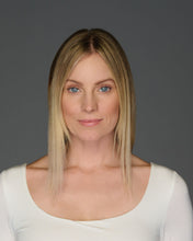 Load image into Gallery viewer, Top Billing Wavy 14" - Raquel Welch Transformations Collection