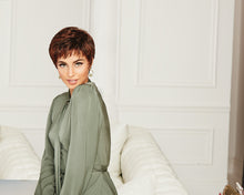 Load image into Gallery viewer, Winner Average/Large - Raquel Welch Signature Collection